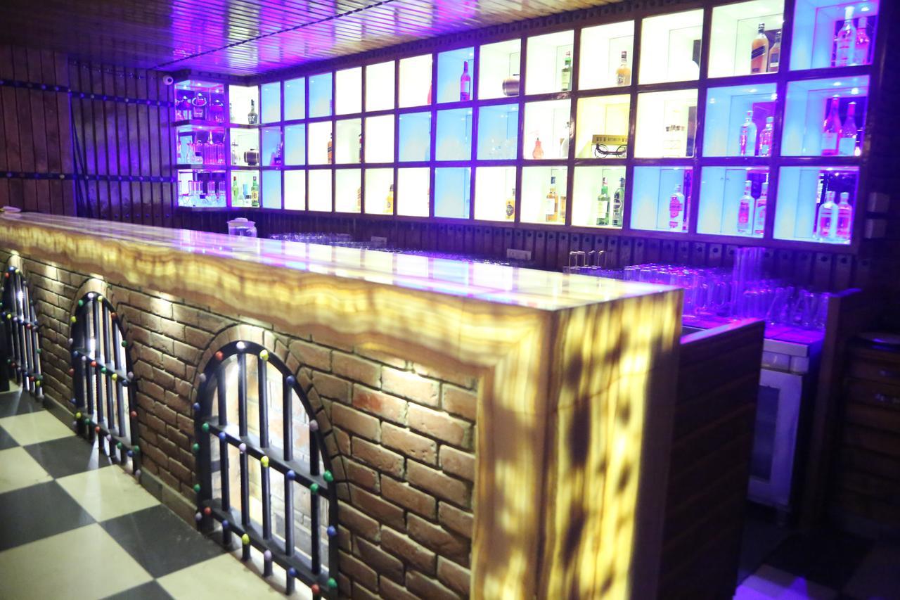Hotel Ascent Biz Noida Ngoại thất bức ảnh