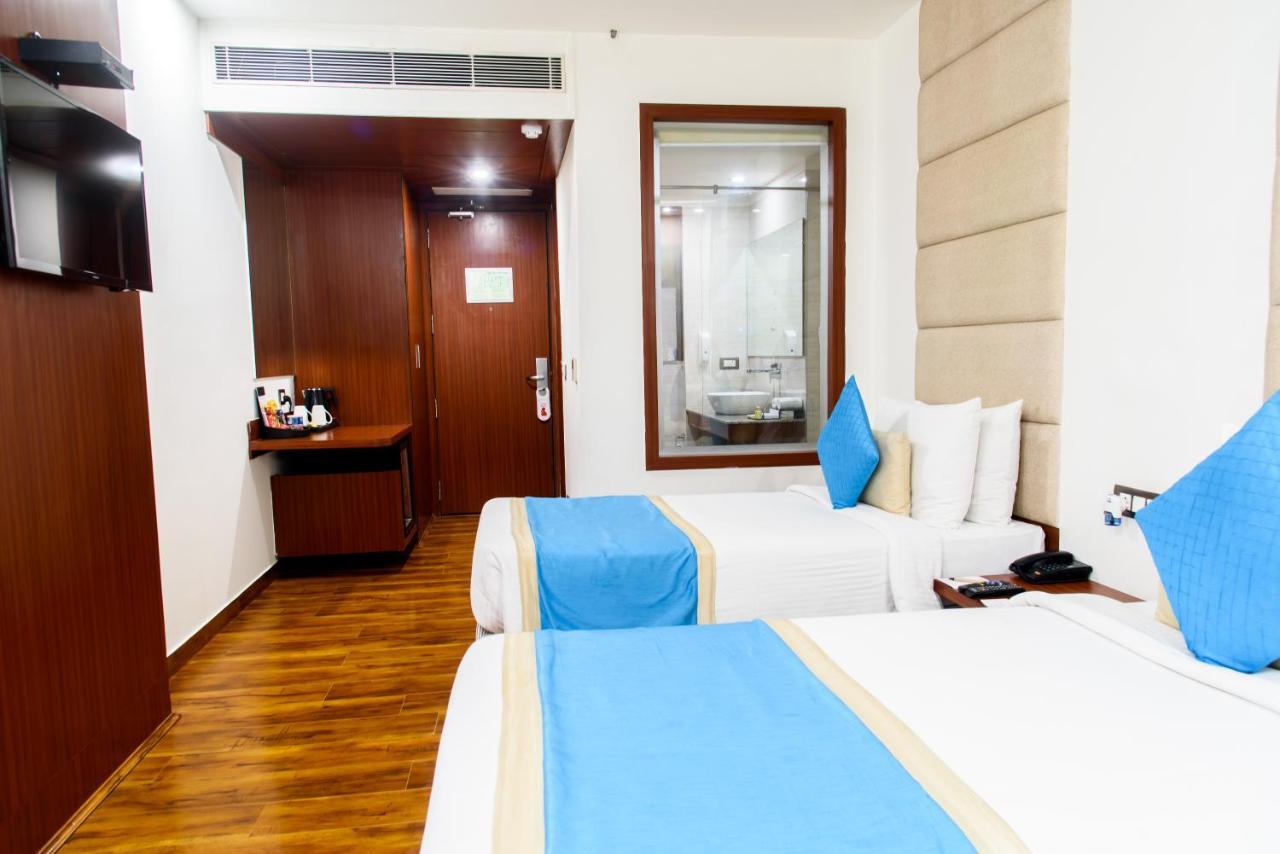 Hotel Ascent Biz Noida Ngoại thất bức ảnh